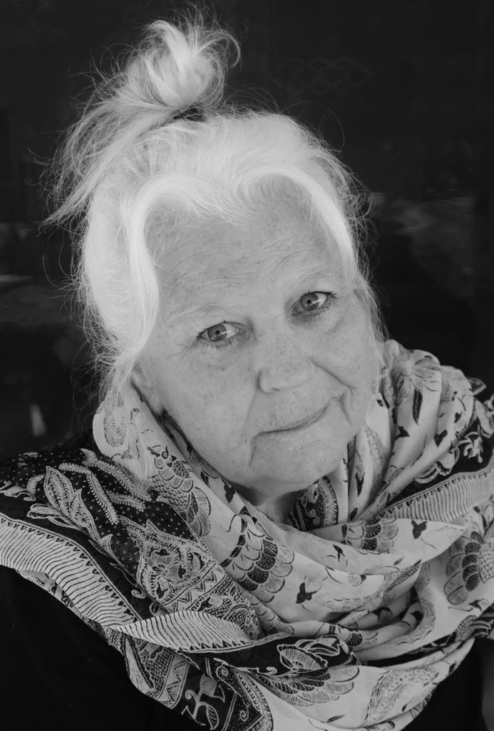 Author Dawn Farnham